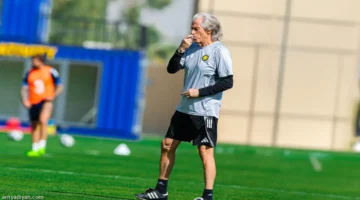 قرار جيسوس.. مدرب الهلال يستبعد محترفي النصر ويحدد 3 أسماء للبقاء بالتشكيل